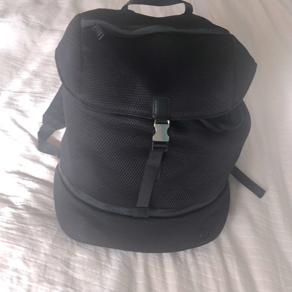 Lululemon backpack go lightly 26L rucksack messy - Picture 4 of 16